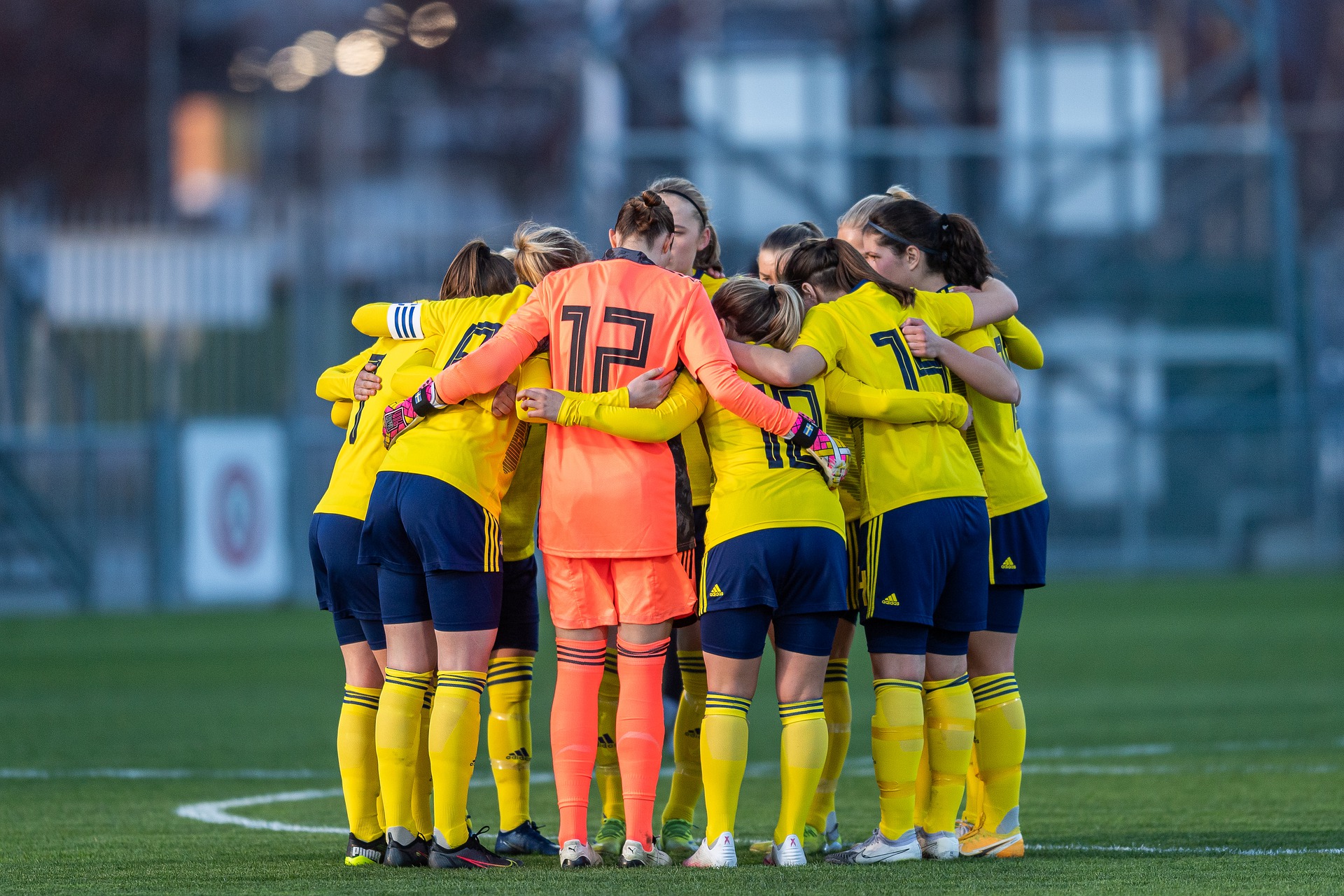 Il calcio femminile diventa professionistico: svolta storica dal 2022/23