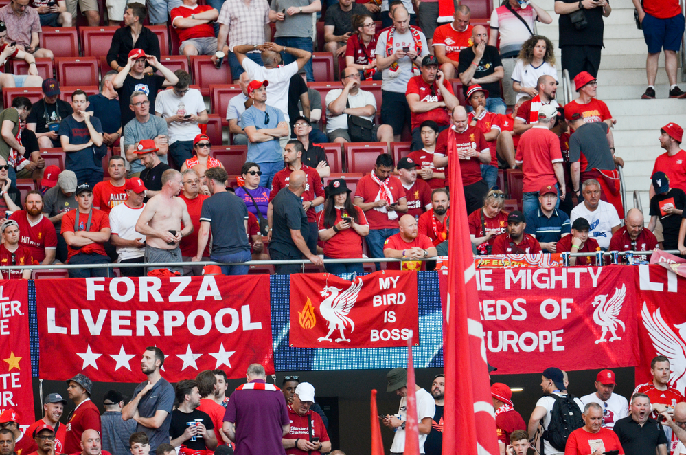 Liverpool choc: “Tifosi, non visitate Napoli. Rischiate furti, rapine e aggressioni”