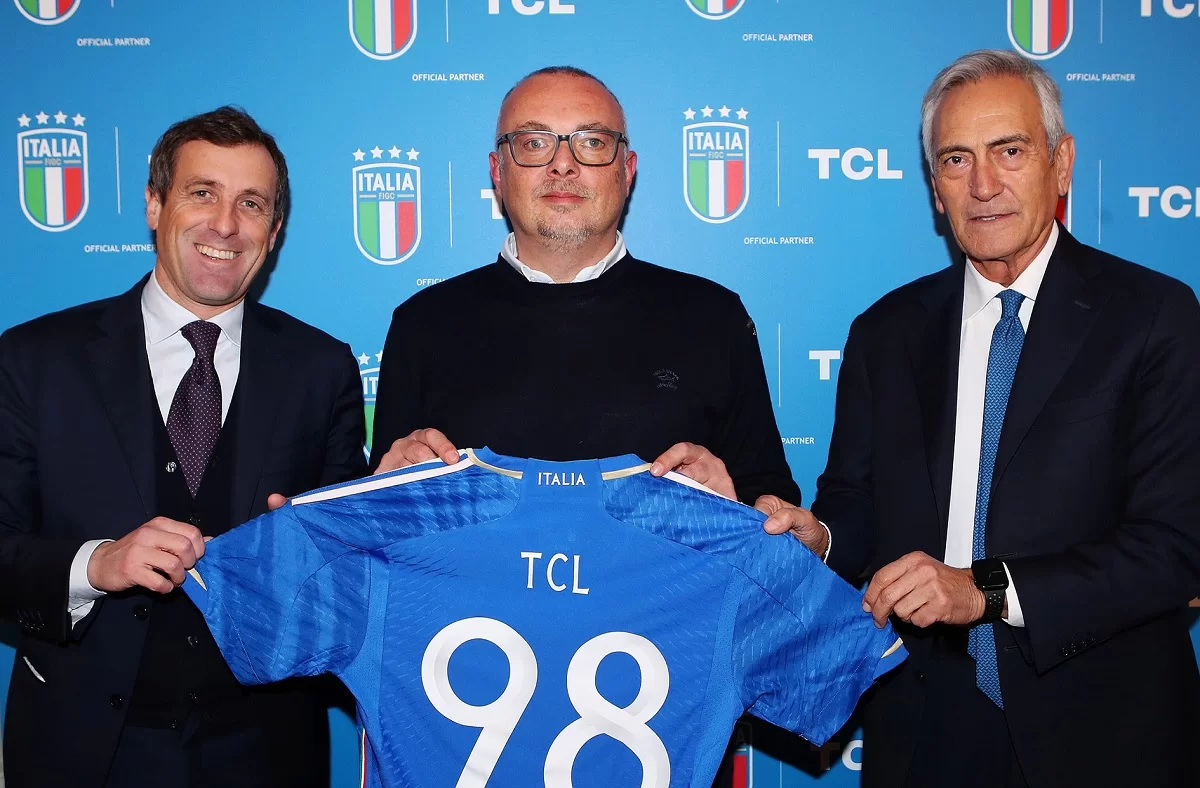 TCL diventa "official partner" delle Nazionali italiane di calcio