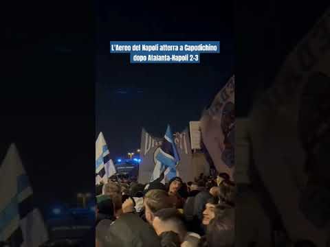 Aereo del Napoli in arrivo a Capodichino dopo la vittoria contro l’Atalanta VIDEO